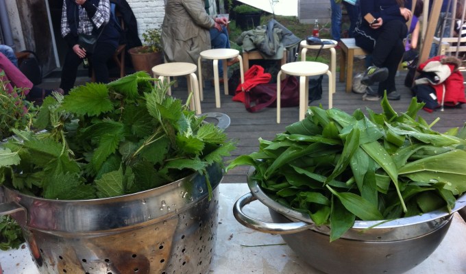 Bessst walk: The joy of foraging food in Brussels and cook it in a rooftop outdoor&nbsp;kitchen!